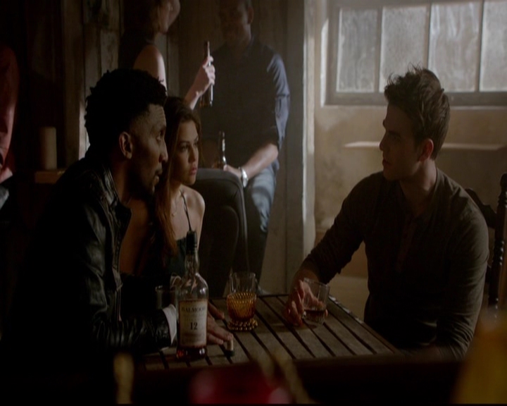 VampireDiariesWorld-dot-nl_TheOriginals_3x18TheDevilComesHereAndSighs0485.jpg