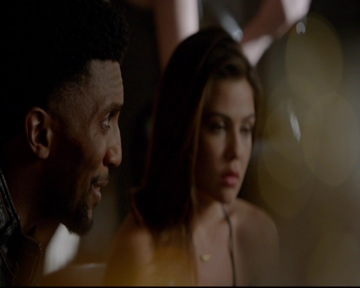 VampireDiariesWorld-dot-nl_TheOriginals_3x18TheDevilComesHereAndSighs0491.jpg