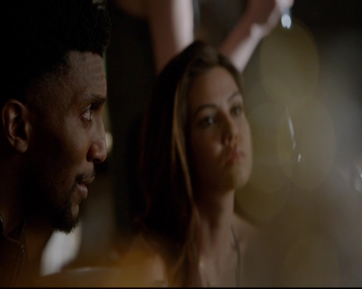 VampireDiariesWorld-dot-nl_TheOriginals_3x18TheDevilComesHereAndSighs0493.jpg