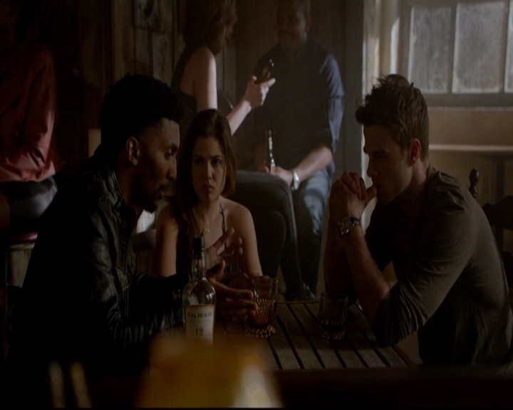 VampireDiariesWorld-dot-nl_TheOriginals_3x18TheDevilComesHereAndSighs0512.jpg