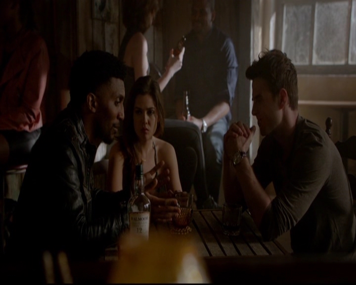 VampireDiariesWorld-dot-nl_TheOriginals_3x18TheDevilComesHereAndSighs0513.jpg