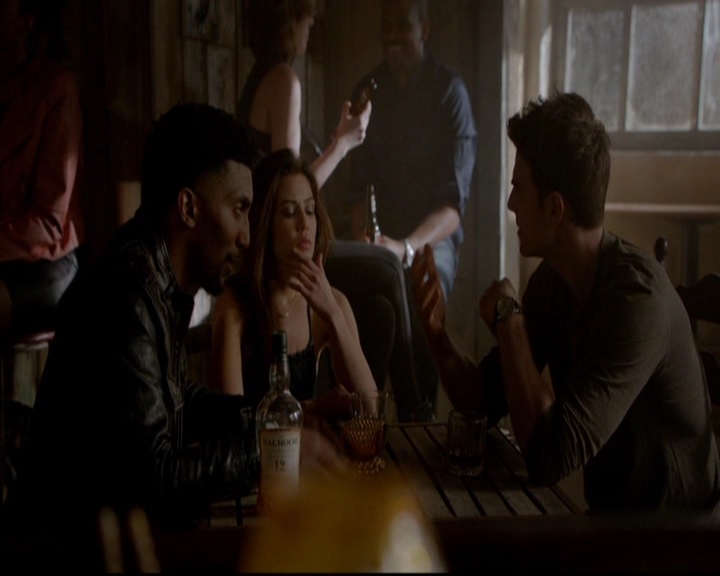 VampireDiariesWorld-dot-nl_TheOriginals_3x18TheDevilComesHereAndSighs0514.jpg