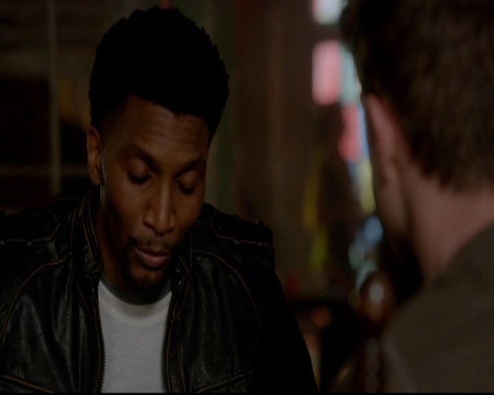 VampireDiariesWorld-dot-nl_TheOriginals_3x18TheDevilComesHereAndSighs0522.jpg