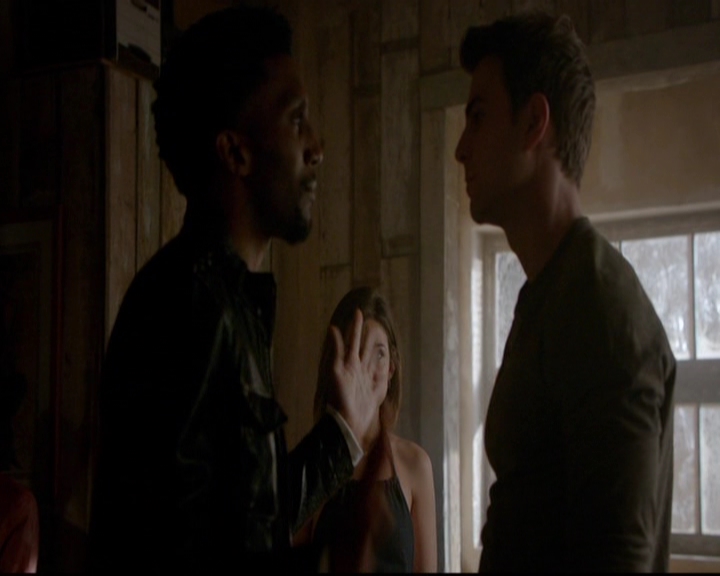 VampireDiariesWorld-dot-nl_TheOriginals_3x18TheDevilComesHereAndSighs0568.jpg