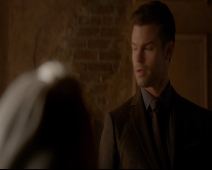 VampireDiariesWorld-dot-nl_TheOriginals_3x18TheDevilComesHereAndSighs0589.jpg