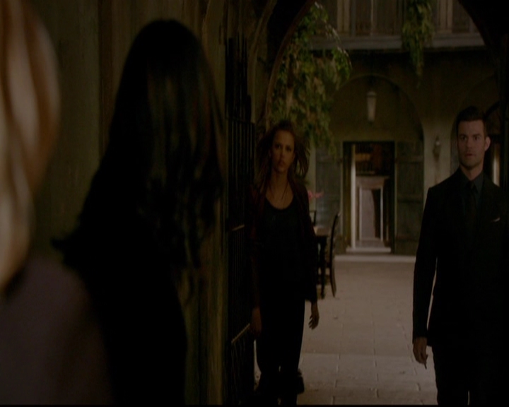 VampireDiariesWorld-dot-nl_TheOriginals_3x18TheDevilComesHereAndSighs0598.jpg