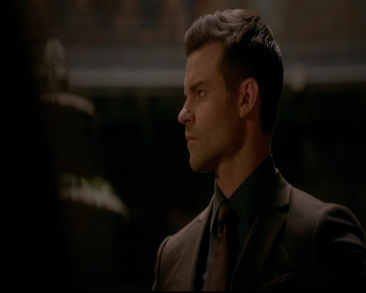 VampireDiariesWorld-dot-nl_TheOriginals_3x18TheDevilComesHereAndSighs0614.jpg