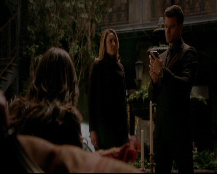 VampireDiariesWorld-dot-nl_TheOriginals_3x18TheDevilComesHereAndSighs0619.jpg