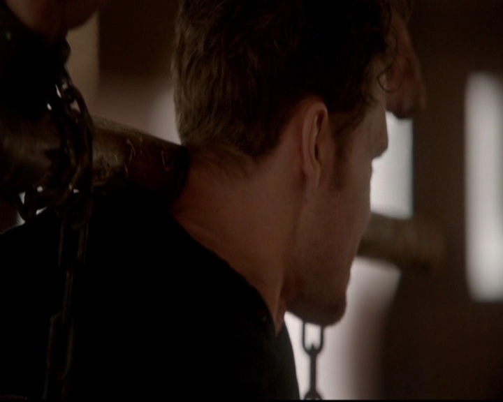 VampireDiariesWorld-dot-nl_TheOriginals_3x18TheDevilComesHereAndSighs0637.jpg