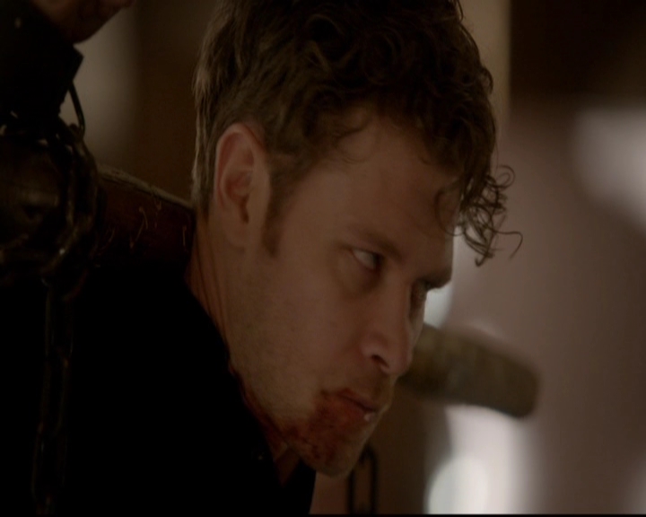 VampireDiariesWorld-dot-nl_TheOriginals_3x18TheDevilComesHereAndSighs0639.jpg