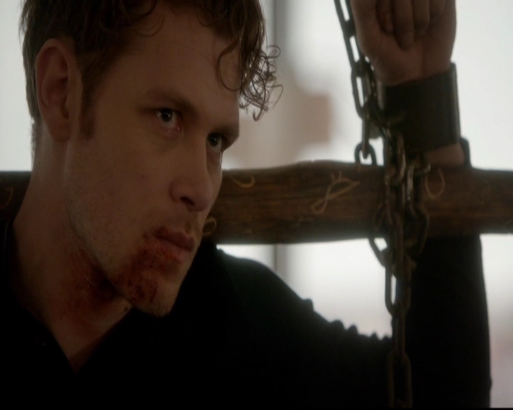 VampireDiariesWorld-dot-nl_TheOriginals_3x18TheDevilComesHereAndSighs0653.jpg