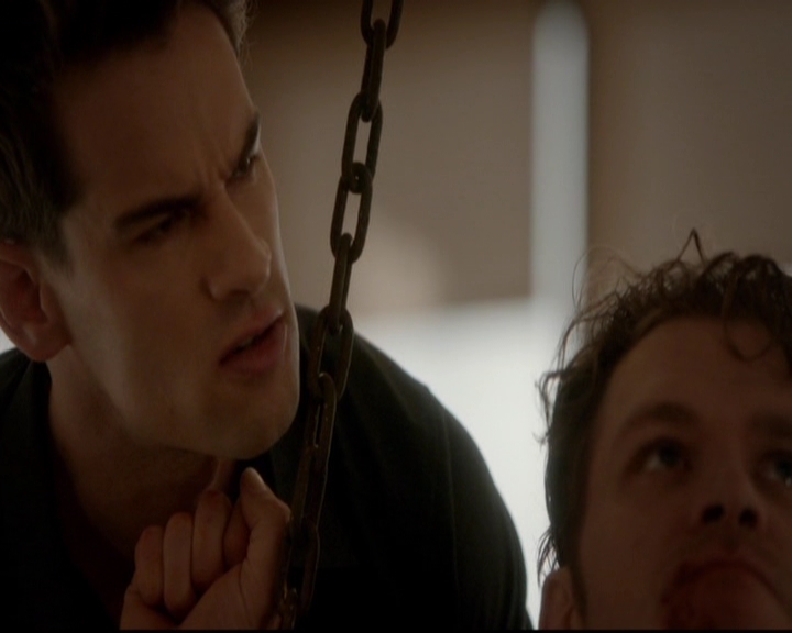 VampireDiariesWorld-dot-nl_TheOriginals_3x18TheDevilComesHereAndSighs0685.jpg