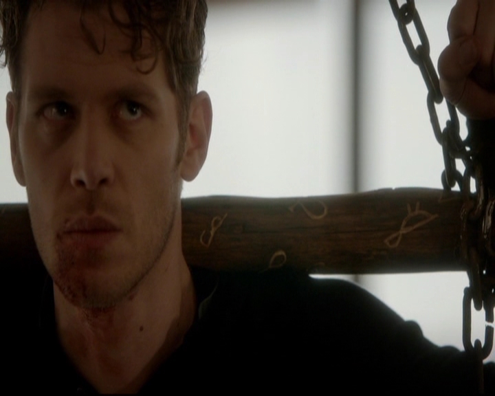 VampireDiariesWorld-dot-nl_TheOriginals_3x18TheDevilComesHereAndSighs0766.jpg