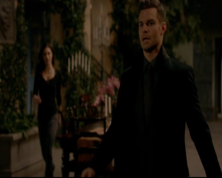 VampireDiariesWorld-dot-nl_TheOriginals_3x18TheDevilComesHereAndSighs0770.jpg