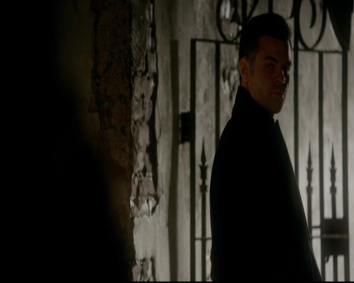 VampireDiariesWorld-dot-nl_TheOriginals_3x18TheDevilComesHereAndSighs0786.jpg