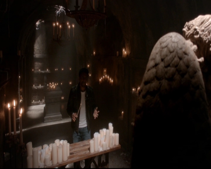 VampireDiariesWorld-dot-nl_TheOriginals_3x18TheDevilComesHereAndSighs0809.jpg