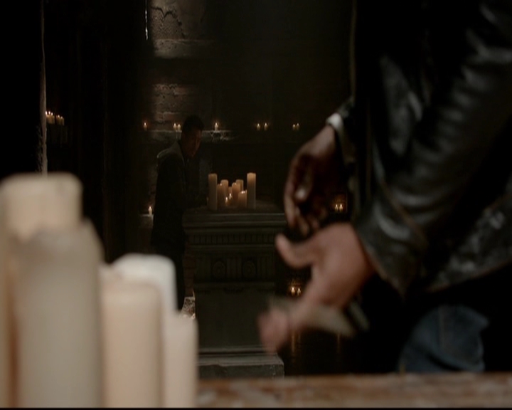 VampireDiariesWorld-dot-nl_TheOriginals_3x18TheDevilComesHereAndSighs0823.jpg