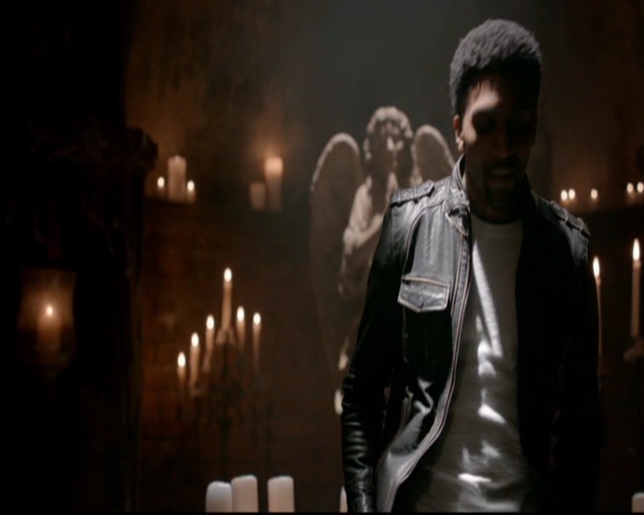 VampireDiariesWorld-dot-nl_TheOriginals_3x18TheDevilComesHereAndSighs0829.jpg