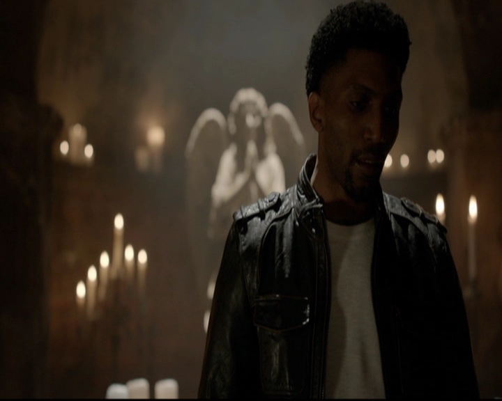 VampireDiariesWorld-dot-nl_TheOriginals_3x18TheDevilComesHereAndSighs0844.jpg