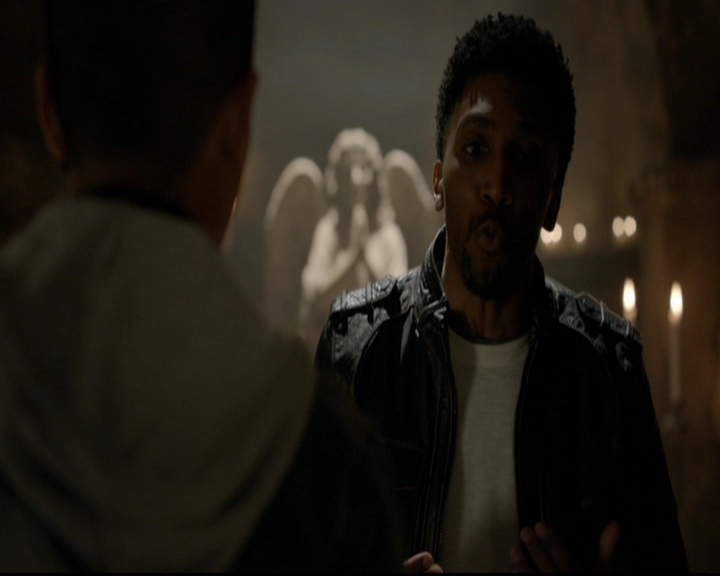 VampireDiariesWorld-dot-nl_TheOriginals_3x18TheDevilComesHereAndSighs0860.jpg