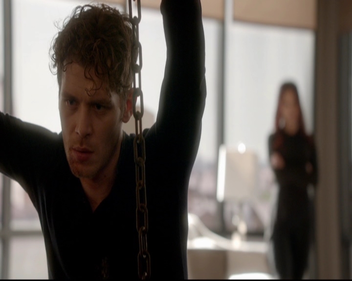 VampireDiariesWorld-dot-nl_TheOriginals_3x18TheDevilComesHereAndSighs0892.jpg