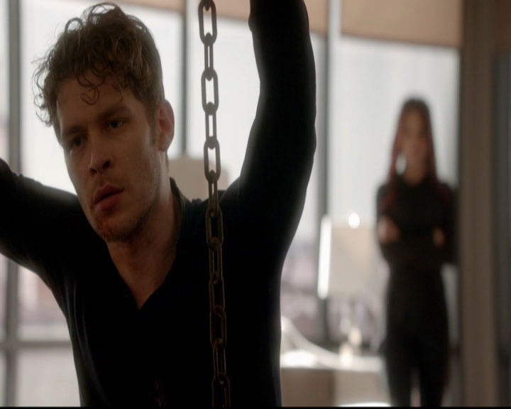 VampireDiariesWorld-dot-nl_TheOriginals_3x18TheDevilComesHereAndSighs0896.jpg