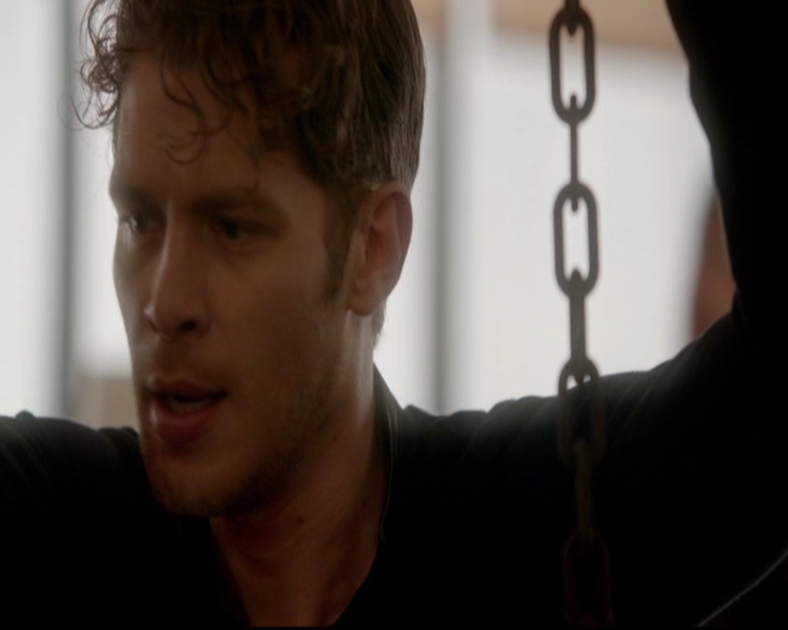 VampireDiariesWorld-dot-nl_TheOriginals_3x18TheDevilComesHereAndSighs0909.jpg