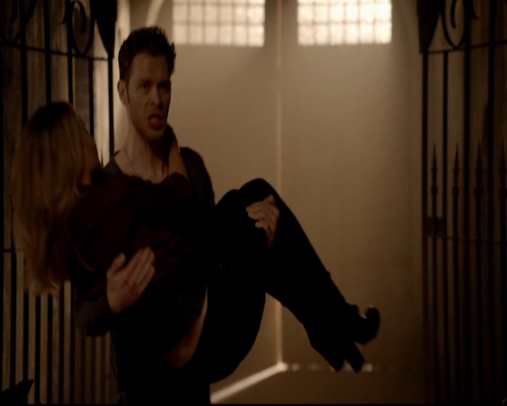 VampireDiariesWorld-dot-nl_TheOriginals_3x19NoMoreHeartbreaks0152.jpg