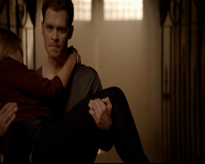 VampireDiariesWorld-dot-nl_TheOriginals_3x19NoMoreHeartbreaks0153.jpg