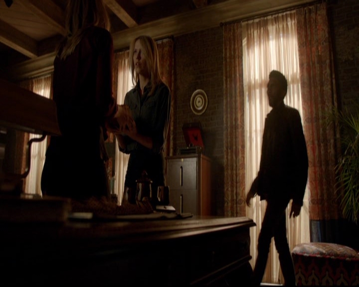 VampireDiariesWorld-dot-nl_TheOriginals_3x19NoMoreHeartbreaks0908.jpg