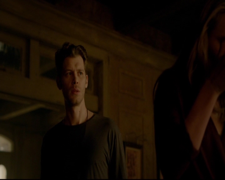 VampireDiariesWorld-dot-nl_TheOriginals_3x19NoMoreHeartbreaks0911.jpg