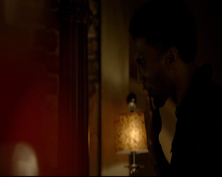 VampireDiariesWorld-dot-nl_TheOriginals_3x19NoMoreHeartbreaks1984.jpg