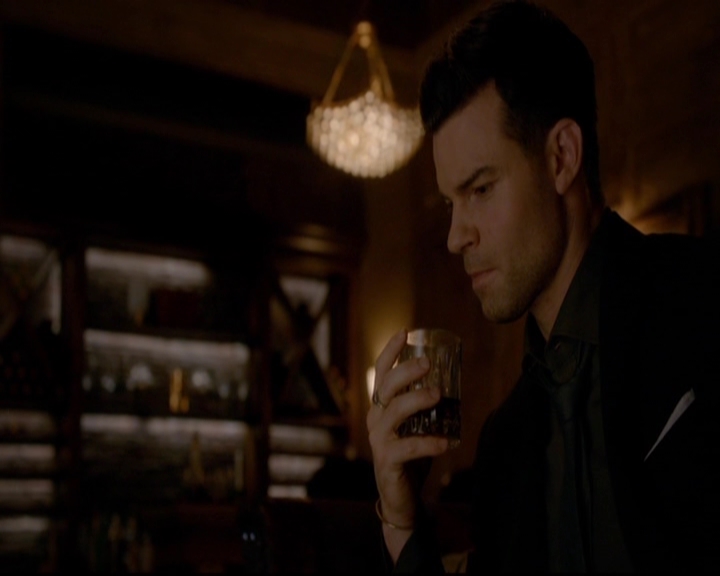 VampireDiariesWorld-dot-nl_TheOriginals_3x20WhereNothingStaysBuried1999.jpg