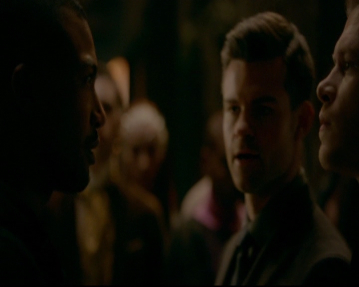 VampireDiariesWorld-dot-nl_TheOriginals_3x22TheBloodyCrown0419.jpg