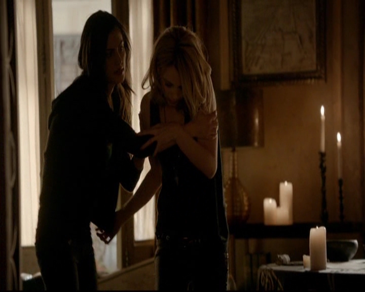 VampireDiariesWorld-dot-nl_TheOriginals_3x22TheBloodyCrown0522.jpg