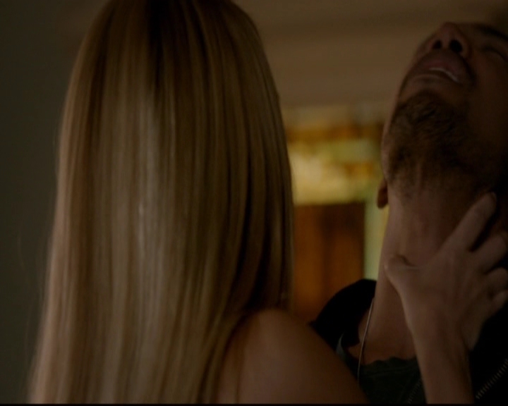 VampireDiariesWorld-dot-nl_TheOriginals_3x22TheBloodyCrown0819.jpg