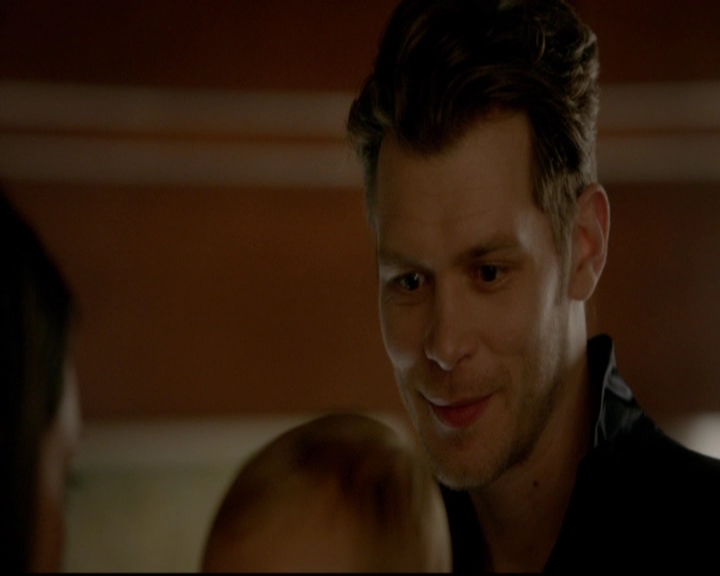 VampireDiariesWorld-dot-nl_TheOriginals_3x22TheBloodyCrown1015.jpg