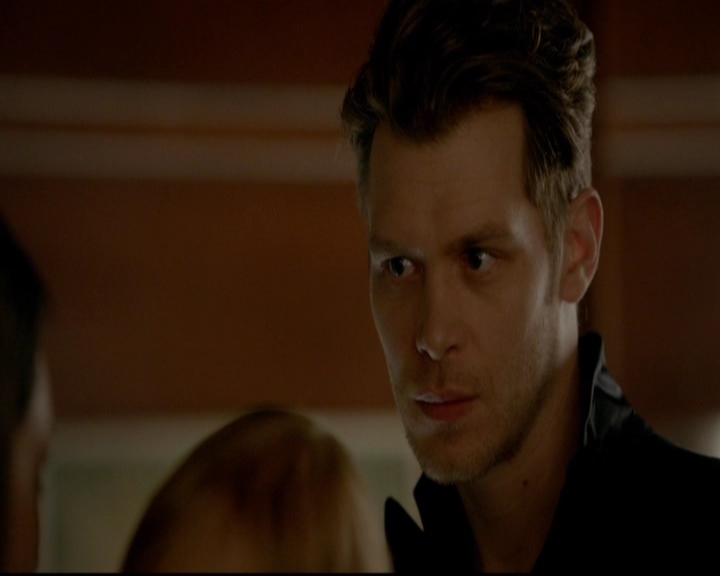 VampireDiariesWorld-dot-nl_TheOriginals_3x22TheBloodyCrown1016.jpg