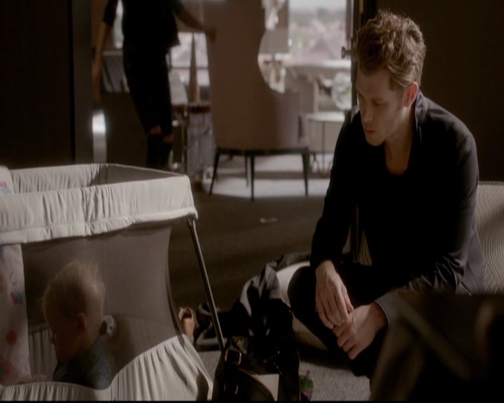 VampireDiariesWorld-dot-nl_TheOriginals_3x22TheBloodyCrown1070.jpg