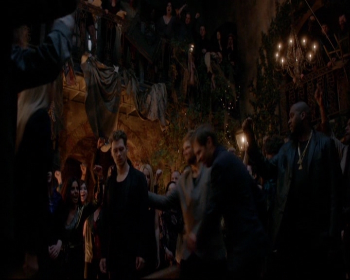 VampireDiariesWorld-dot-nl_TheOriginals_3x22TheBloodyCrown1208.jpg