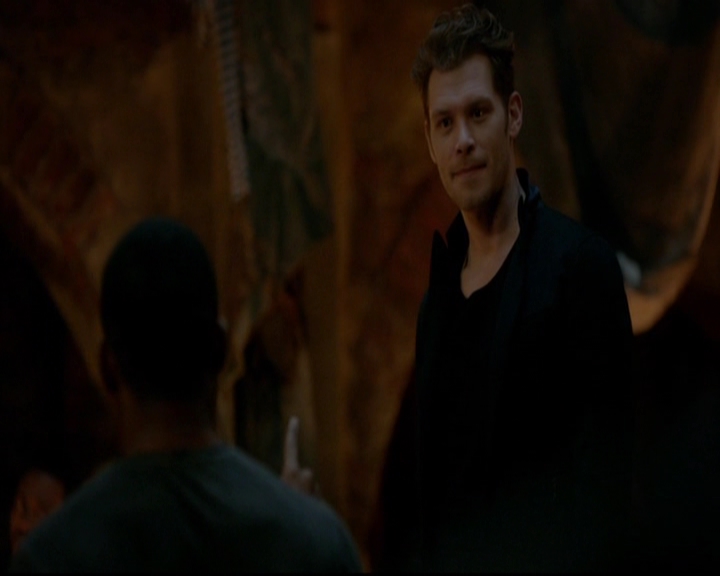 VampireDiariesWorld-dot-nl_TheOriginals_3x22TheBloodyCrown1286.jpg