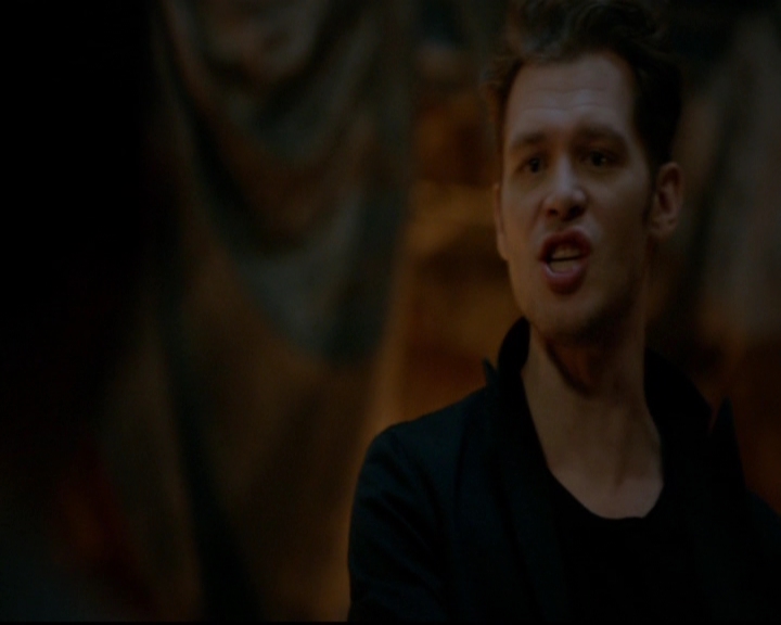 VampireDiariesWorld-dot-nl_TheOriginals_3x22TheBloodyCrown1295.jpg