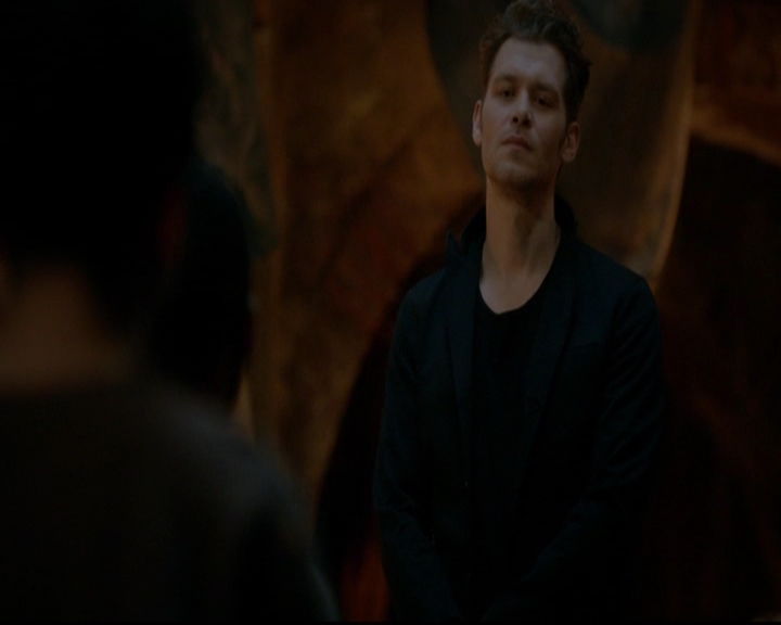 VampireDiariesWorld-dot-nl_TheOriginals_3x22TheBloodyCrown1310.jpg