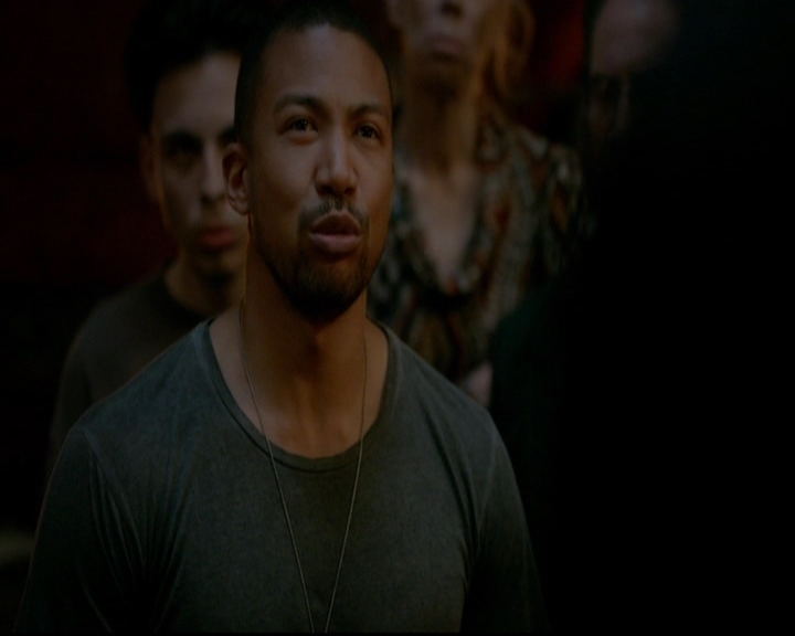 VampireDiariesWorld-dot-nl_TheOriginals_3x22TheBloodyCrown1330.jpg