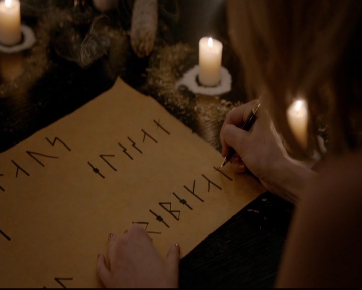 VampireDiariesWorld-dot-nl_TheOriginals_3x22TheBloodyCrown1352.jpg