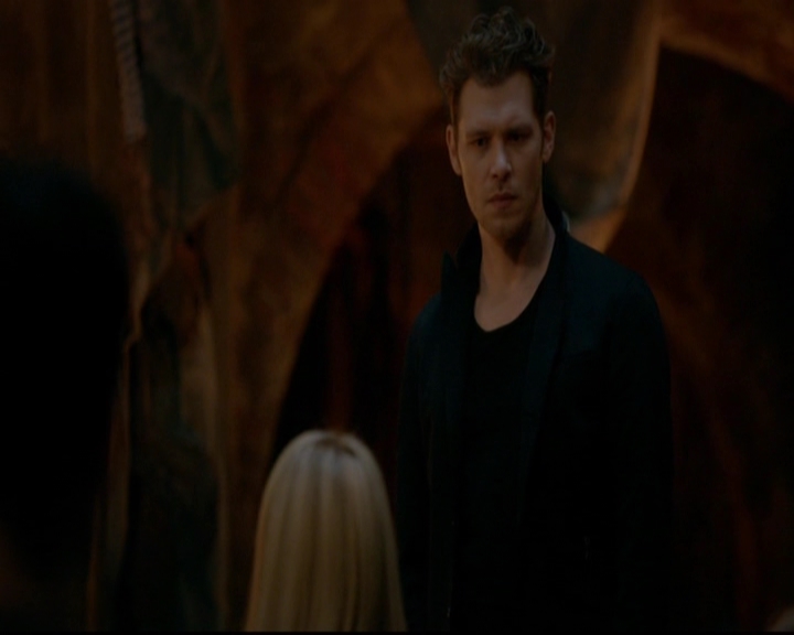 VampireDiariesWorld-dot-nl_TheOriginals_3x22TheBloodyCrown1553.jpg