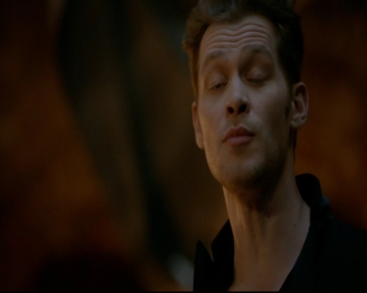 VampireDiariesWorld-dot-nl_TheOriginals_3x22TheBloodyCrown1699.jpg