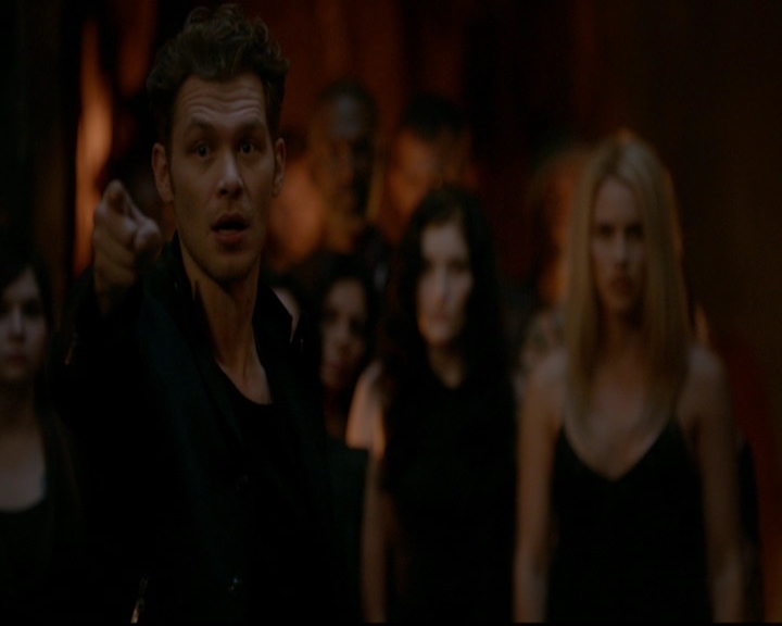 VampireDiariesWorld-dot-nl_TheOriginals_3x22TheBloodyCrown1776.jpg