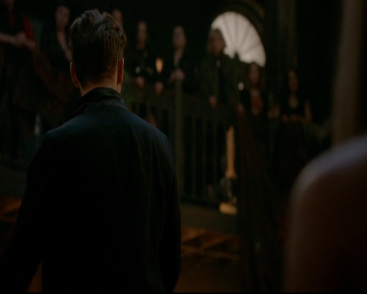 VampireDiariesWorld-dot-nl_TheOriginals_3x22TheBloodyCrown1812.jpg