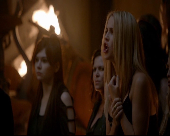 VampireDiariesWorld-dot-nl_TheOriginals_3x22TheBloodyCrown1830.jpg